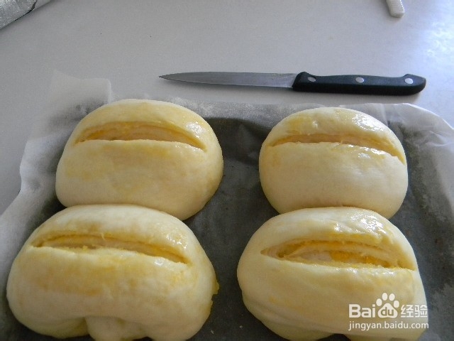 健康烘焙——蛋黄椰蓉卷芯面包
