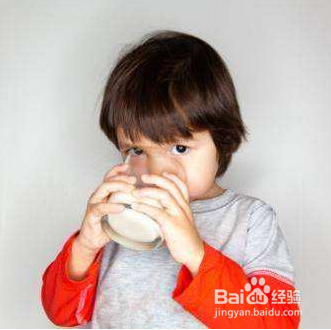 发育阶段的小朋友 应该多吃什么长个子？