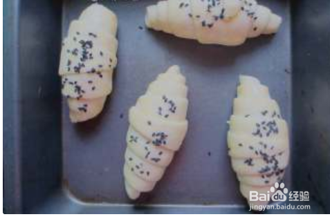 豆沙牛角餐包