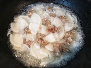 养生萝卜肉汤