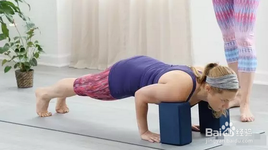 如何练好瑜伽四柱支撑