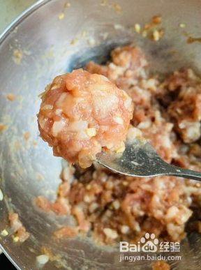 立冬以后必吃的萝卜肉丸子汤