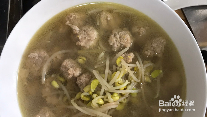 妈妈牌豆芽丸子汤的做法