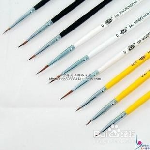 手绘画衣服上涂鸦