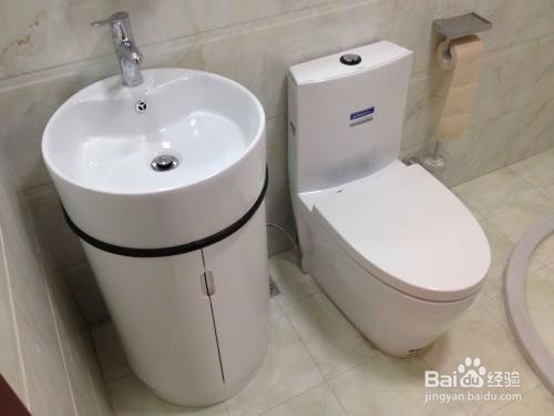 如何清理堵了的马桶