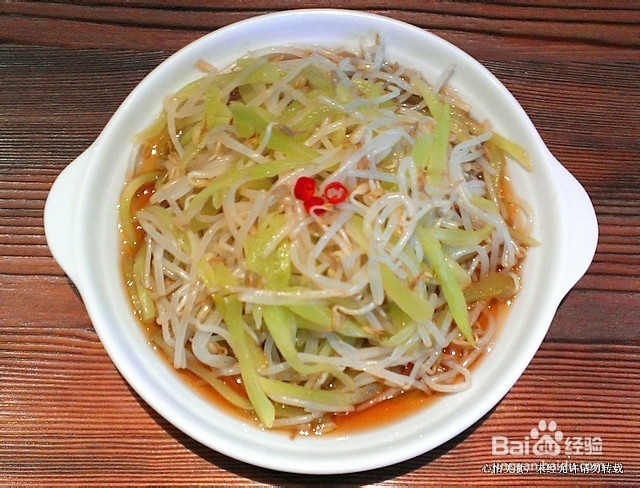 清凉减肥的莴笋拌银芽