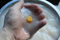 蛋黄包心鱼丸的做法