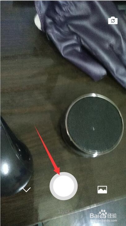 如何给时刻视频添加表情动图与文字音乐