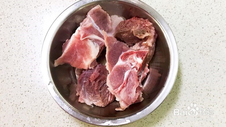 砂锅脊骨鲜藕汤