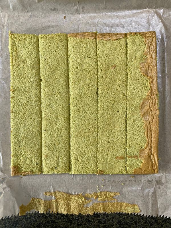 草莓奶酪年轮蛋糕