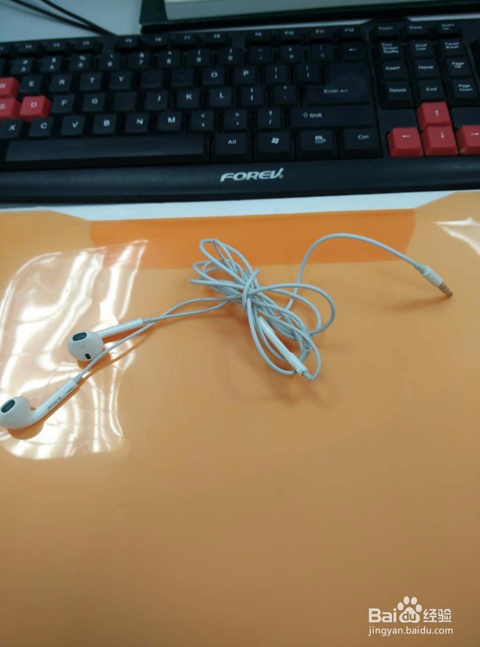 怎么在30秒之内正确收纳耳机线？