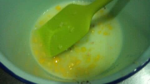 马卡龙夹馅柠檬奶油霜