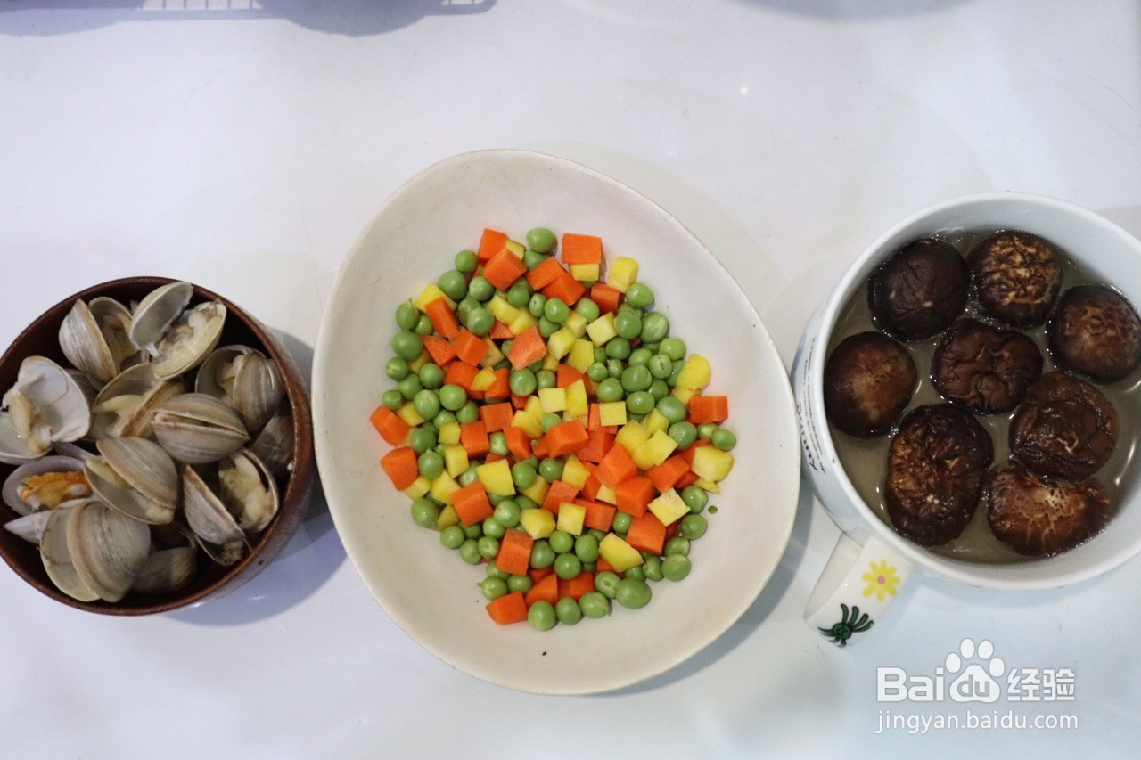 芭蕉叶蒸糯米排骨的做法