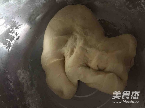 中种牛奶豆沙面包
