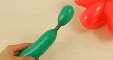 魔术气球做成6瓣花