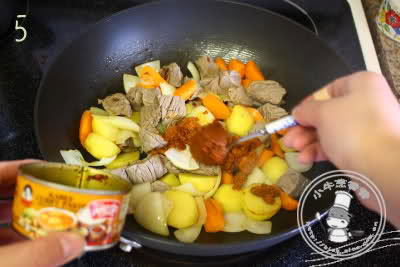 简单咖喱牛肉午餐补血又下饭