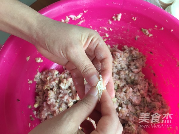 猪肉白菜香菇饺子