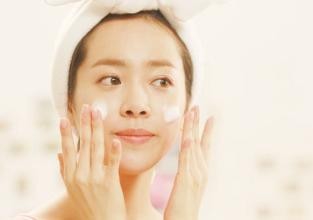 找出肌肤暗淡黄沉原因，美白护肤事半功倍