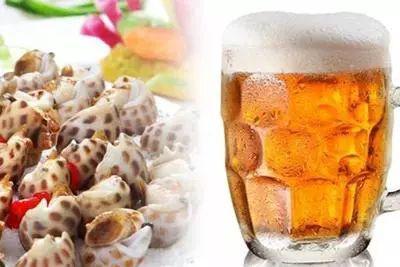 吃海鲜时最宜饮用的是什么酒