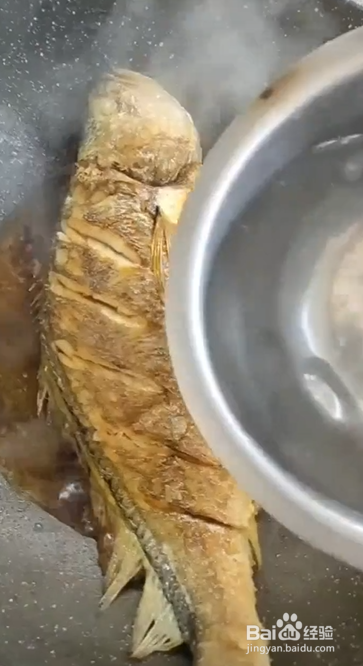 如何做家庭版红烧黄花鱼