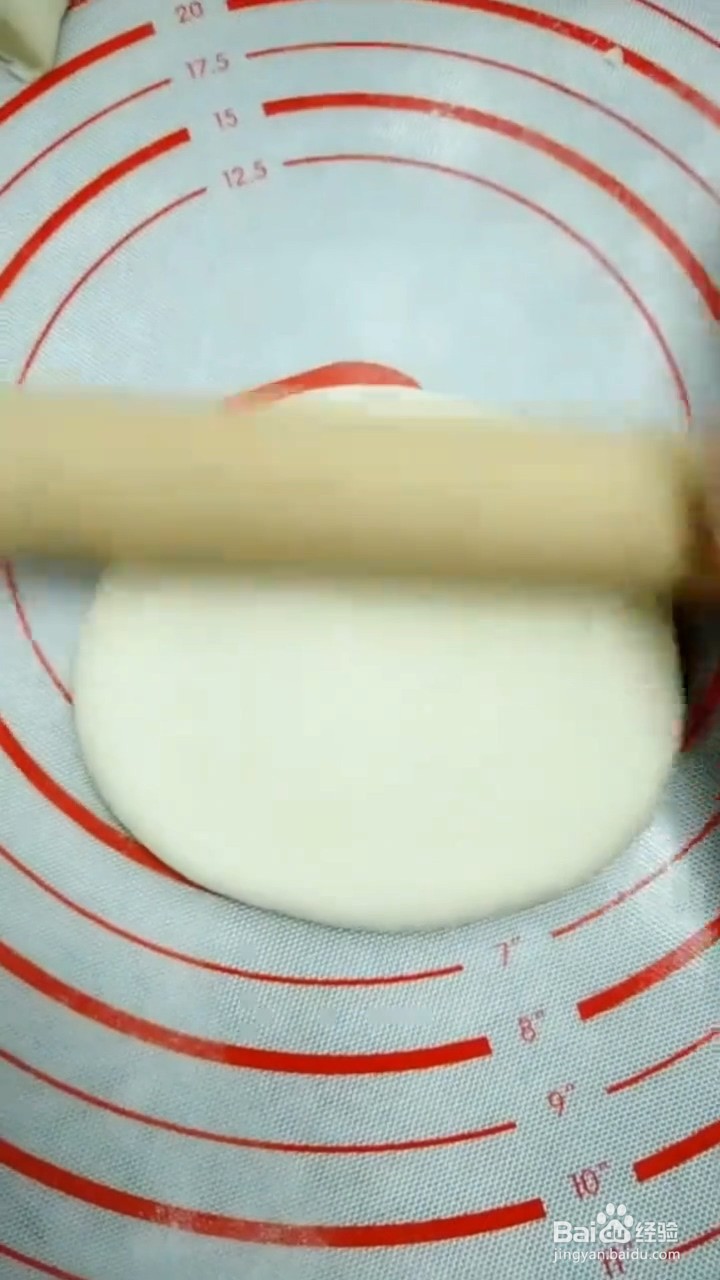 怎么在家做家庭版豆沙花卷