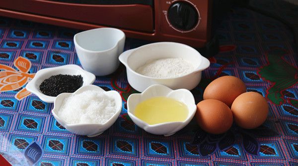 黑芝麻戚风蛋糕