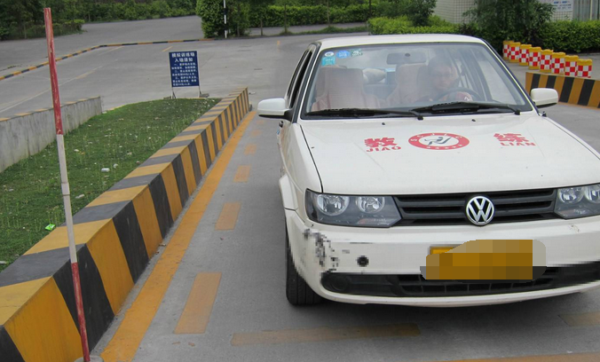 新手学车起步和停车的具体步骤是什么