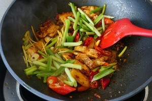 干锅土豆片的详细做法