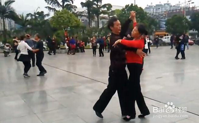 怎样学跳中三交谊舞