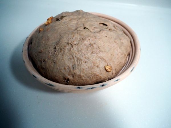 全麦核桃葡萄干面包