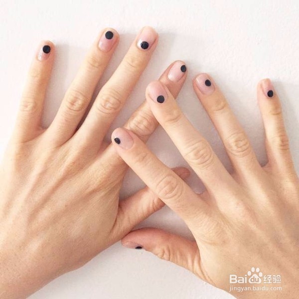 一些简约风格的美甲图案,自己在家也能画