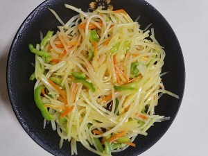 凉拌土豆丝,爽口开胃