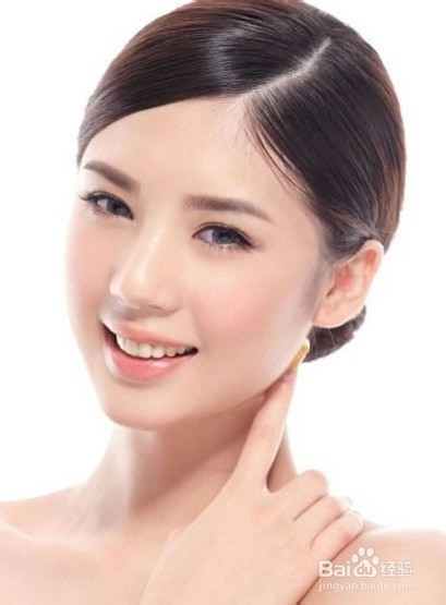 淡斑保湿小窍门 远离斑点暗黄