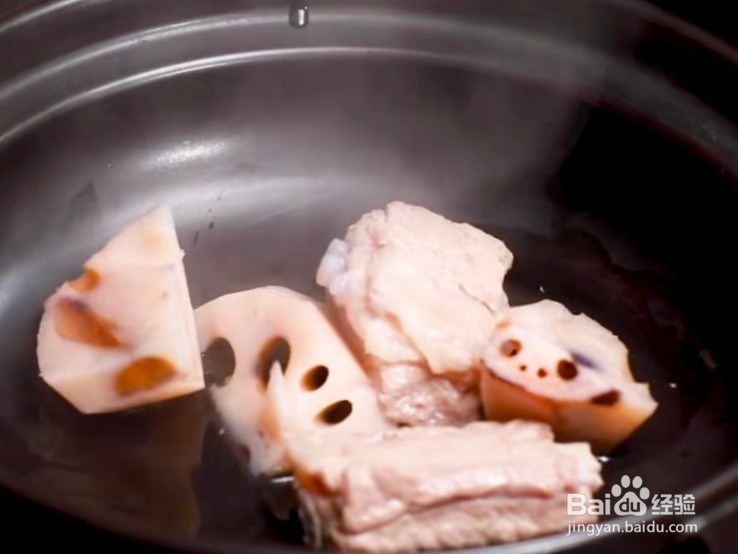 家常版莲藕炖排骨汤教程