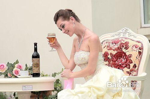 女人喝红酒的八大好处