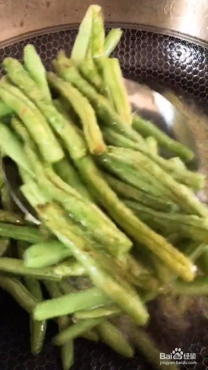 如何制作家庭版干煸豆角