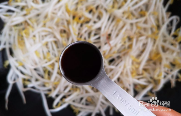 韭菜炒绿豆芽的做法