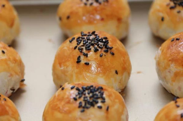 紫薯椰蓉蛋黄月饼