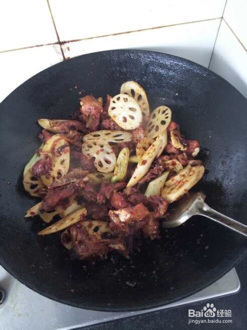 自制美味的干锅排骨