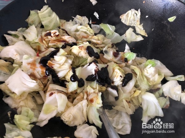 酱爆圆白菜的做法