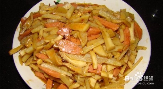 杏鲍菇炒土豆条火腿肠的家常做法