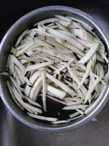 炒茄丝的家常做法