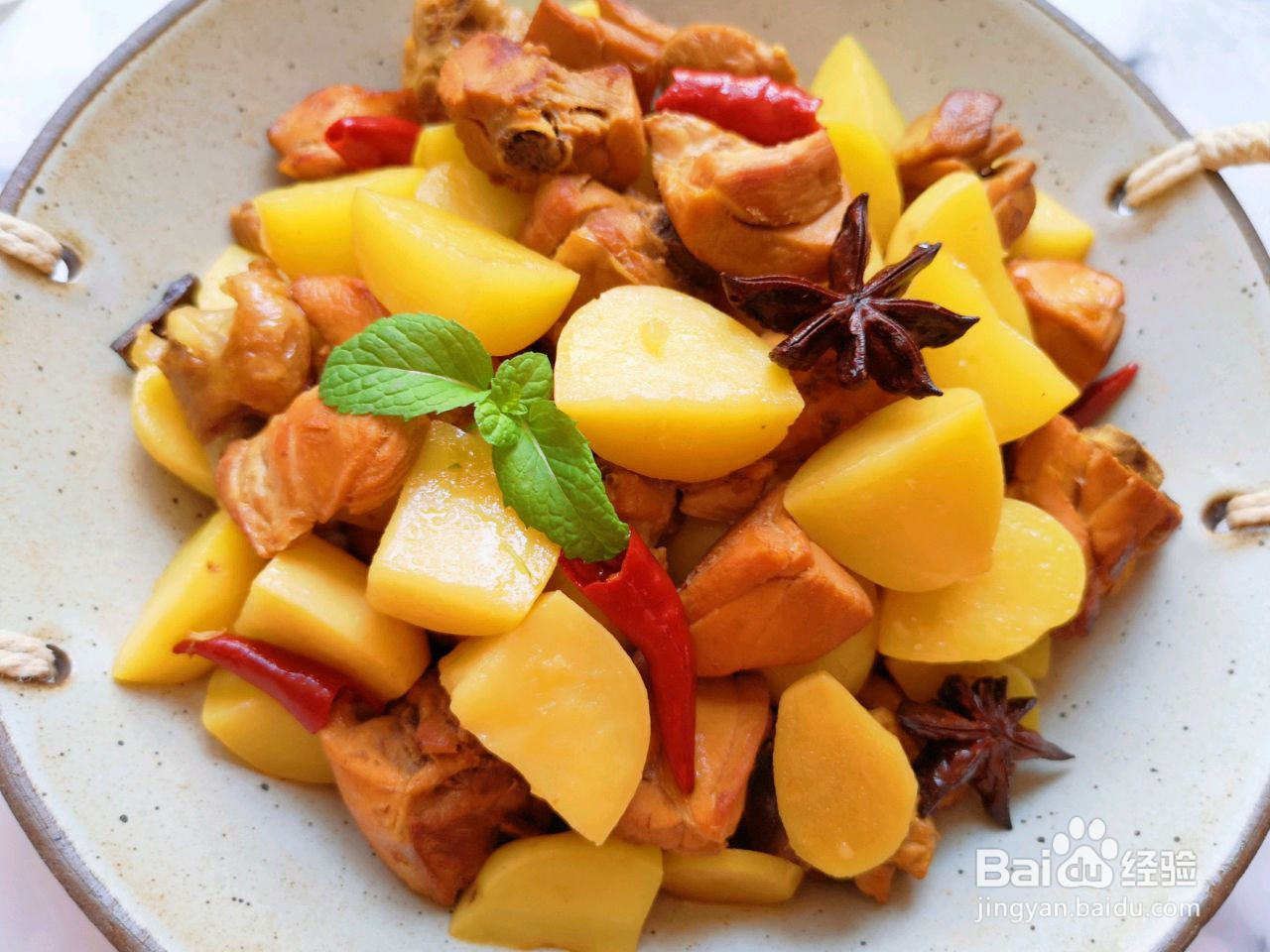 鸡腿炖土豆的做法