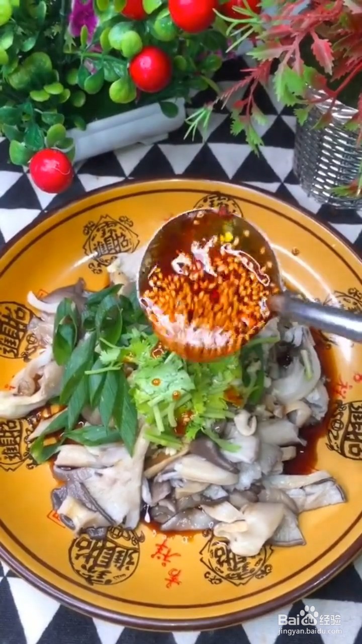 如何自制美味好吃的凉拌小蘑菇