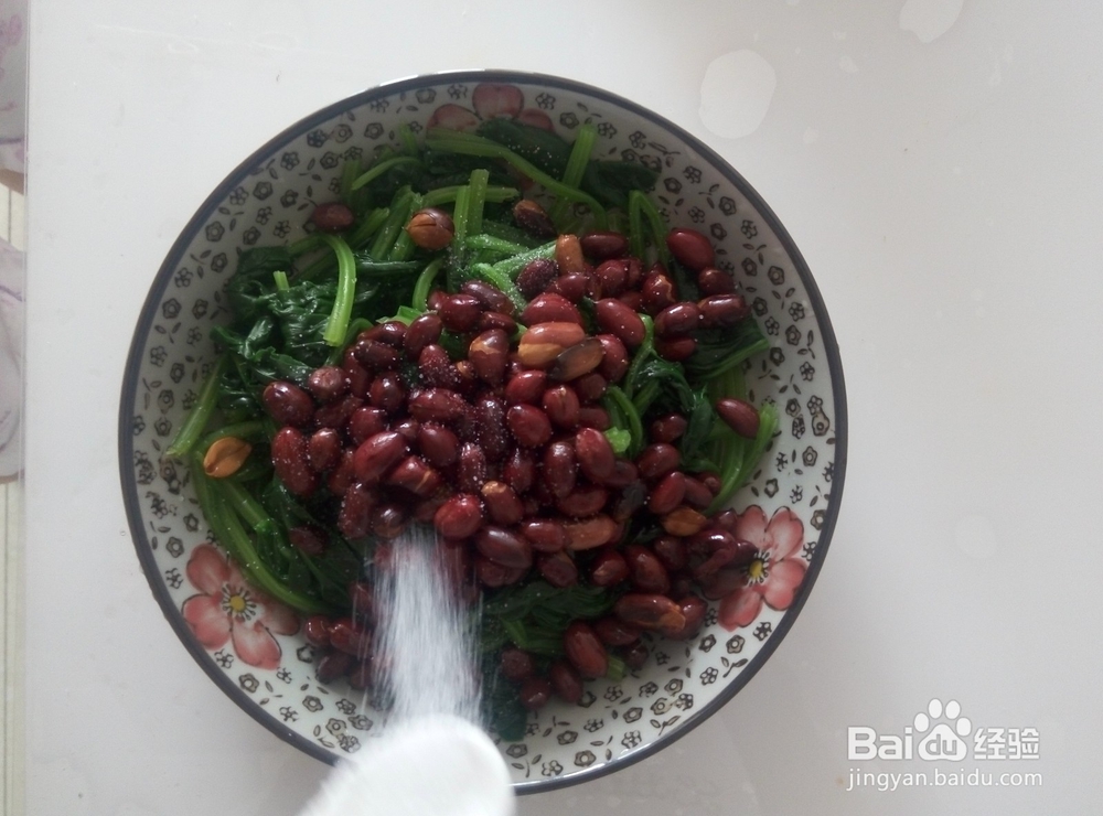 怎样制作果仁菠菜？