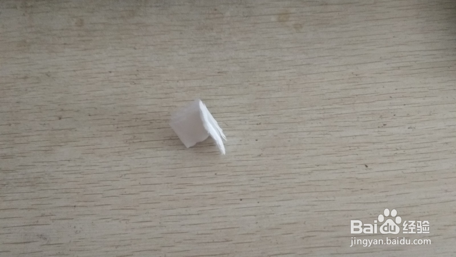 如何用一条手纸做S形的简易的中性笔的支架