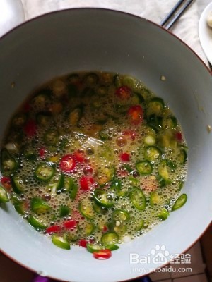 食补佳品〈辣椒炒鸡蛋〉的做法