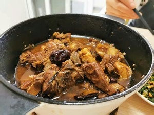 红焖羊排的做法