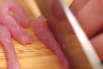 苦瓜炒肉丝 的做法