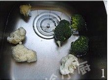 让孩子抢着吃的蔬菜做法---薯泥芝士焗菜花
